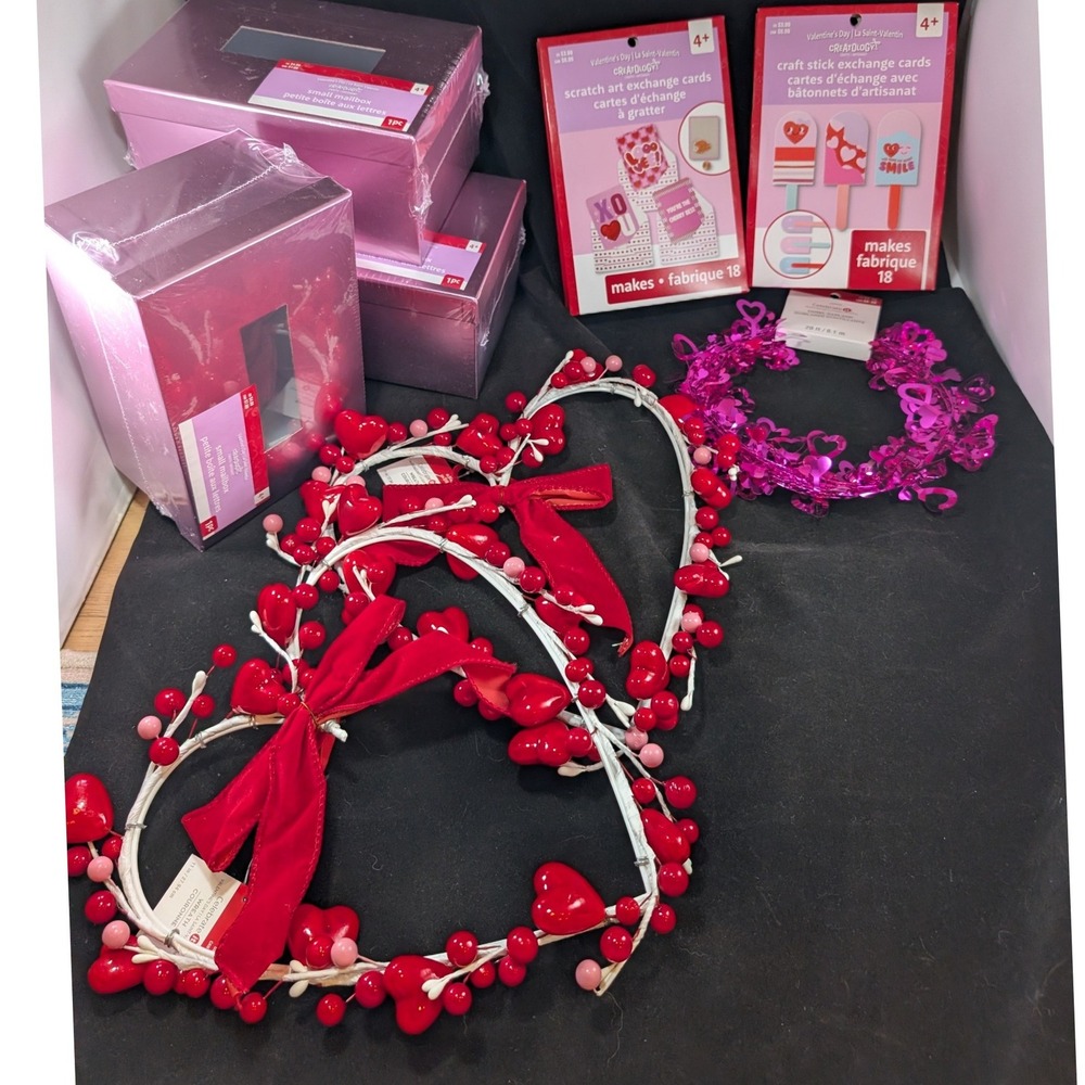 Valentines Day Decor Bundle Creatology Mailboxes Heart Wreaths Garland‎ Cards